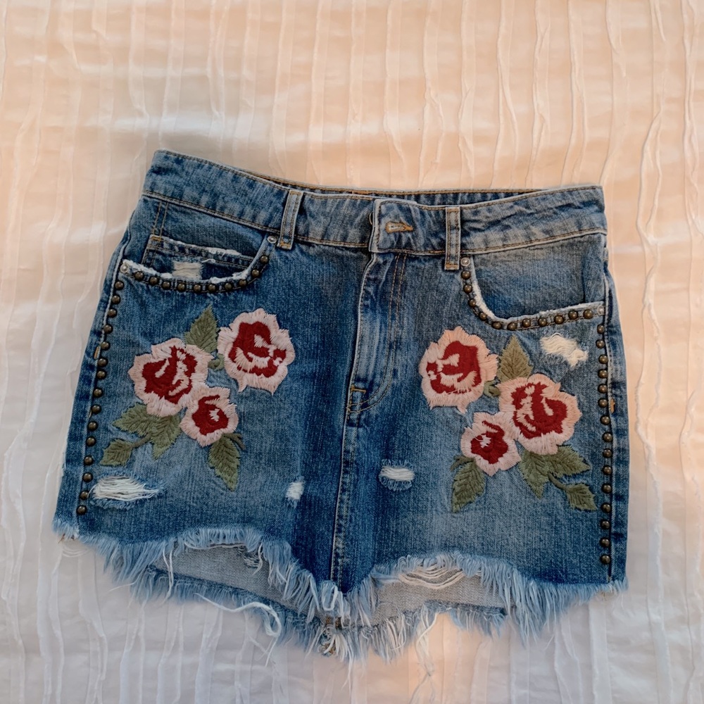 Free people embroidered rose skirt size 28